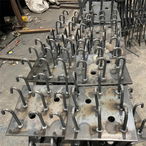 图纸中如何确定青岛预埋件的位置？